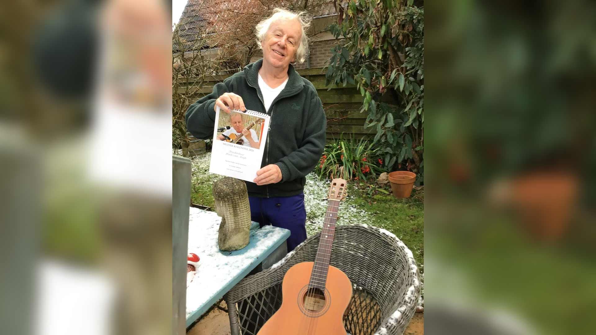 Henk van Kuijk met zijn muziekkalender